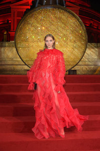 Fran Summers arrives at The Fashion Awards 2018 In Partnership With Swarovski at Royal Albert Hall on December 10, 2018 in London, England.3.jpg