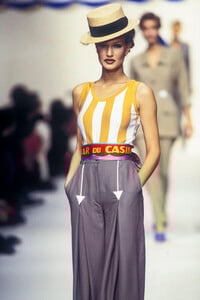 1760442262_AngeloTarlazzi1993WomenRTW11.thumb.jpg.f54abb8dbbecfa26a7d59289a74e7f1d.jpg
