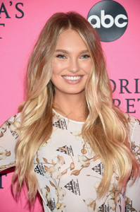 Romee+Strijd+Victoria+Secret+Viewing+Party+wOrS9c-EtzJx.jpg