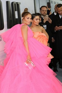         jlo121218BZNimage119.jpg