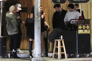          bee111218BZNimage1.jpg