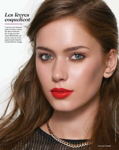 1950961078_IlonaClementintfemmeac17dec2018b.thumb.jpg.00d884d257f45d276e82efab45d15c0c.jpg