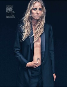 Elle Italia N18  22 Dicembre 2018-page-003.jpg