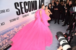          jlo121218BZNimage138.jpg