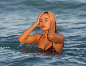        kim301218BZNimage143.jpg