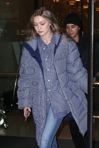          gig111218BZNimage13.jpg