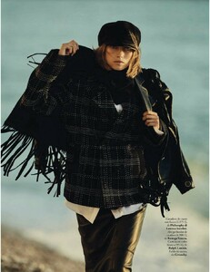 Elle Espana 01.2019_downmagaz.com-page-005.jpg