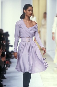 2_chanel-fw-1988-3_html.thumb.JPEG.2bd89edfc34d3b29bfb40a7d168f8323.JPEG