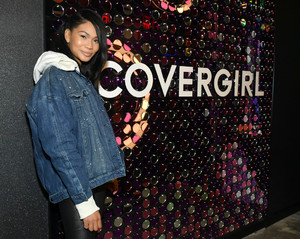 Chanel+Iman+Covergirl+Opens+Doors+Their+First+b2FGOSfj642x.jpg