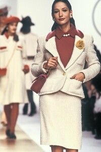 3_chanel-fw-1988-4_html.thumb.JPEG.f7ef4ed2f657482ff4a75c1c10c4c82d.JPEG