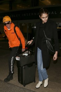          kai121218BZNimage130.jpg