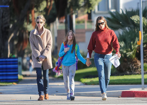 Jennifer+Garner+daughter+Seraphina+out+h-ZChZaH3TAx.jpg