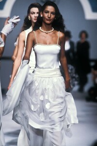 5_chanel-ss-1989-6_html.thumb.JPEG.176aa517177bc2240281b0cdc062bd23.JPEG