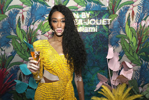 Winnie+Harlow+Winnie+Harlow+More+Attend+L+1gD7ljr39Smx.jpg