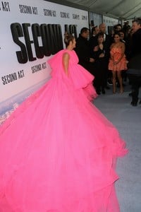          jlo121218BZNimage127.jpg