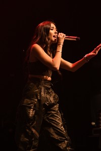        bee071218BZNimage126.jpg
