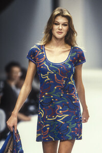 890725646_Missoni1994WomenRTW1.thumb.jpg.d2e5166c7e52f5fe630d32a58de1d842.jpg