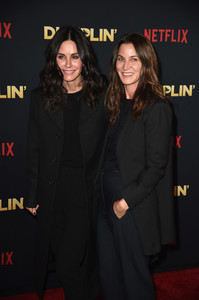 Courteney+Cox+Premiere+Netflix+Dumplin+Arrivals+NiY1-oMJ4m7x.jpg