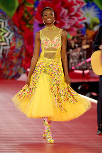 Mayowa+Nicholas+Swarovski+Sparkles+2018+Victoria+geW_1qzUm8wx.jpg
