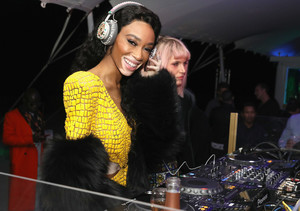 Winnie+Harlow+Winnie+Harlow+More+Attend+L+Uz-Zz5N_AZcx.jpg