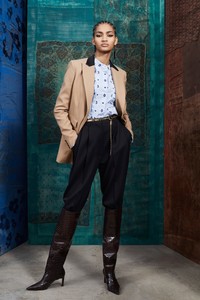 Altuzarra-Pre-Fall-2019-Collection-the-impression-03.thumb.jpg.f8ed8dbcaa24ff080b5b09089a5b60bd.jpg