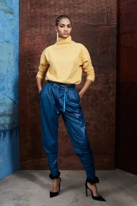 Altuzarra-Pre-Fall-2019-Collection-the-impression-05.thumb.jpg.1bae36b09a305a6bccc307909f854dda.jpg