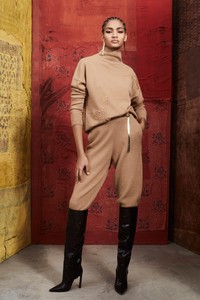 Altuzarra-Pre-Fall-2019-Collection-the-impression-15.thumb.jpg.46ab12278ae41afac18e8ff3cd0b9421.jpg