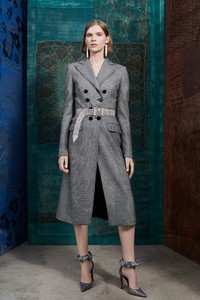 Altuzarra-Pre-Fall-2019-Collection-the-impression-31.thumb.jpg.15ab6047f48ff020fe0156814ec1dbe0.jpg