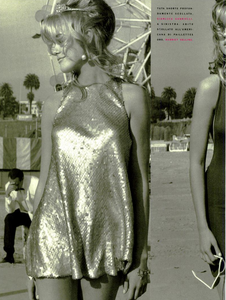 Baby_Dress_Ritts_Vogue_Italia_June_1990_07.thumb.png.61c23e7a2e8e0d5c9fc2307e410785c2.png