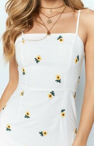 Corinne-Dress-White-Floral-05_660x1024_crop_bottom.jpg