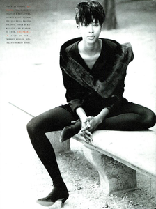 Frange_Demarchelier_Vogue_Italia_November_1989_05.thumb.png.1d893fd023b441c65c06d728dae9d69d.png