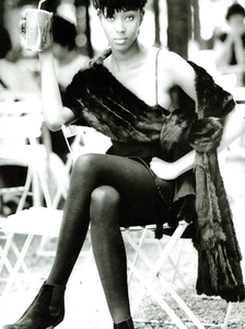 Frange_Demarchelier_Vogue_Italia_November_1989_06.thumb.png.6c29e531d4e774a8ee5c847ae90fec9a.png