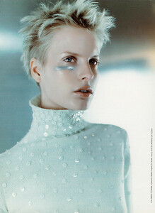 Grazia-Magazine-Photography-Indira-Cesarine-115.jpg
