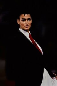 JEAN-PAUL-GAULTIER-SPRING-1998-RTW-112.thumb.jpg.ff2d32ca18e4bbefb4e44d8c20483f49.jpg