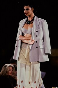 JEAN-PAUL-GAULTIER-SPRING-1998-RTW-141.thumb.jpg.b93198f6f8afedacf6a5628237956233.jpg