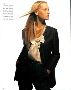 Knott_Vogue_Italia_November_1988_03.thumb.jpg.49cf120644d9f0fff4e711747c6de968.jpg