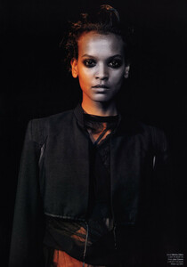 LiyaKebede_VSeptOct02phPeterLindbergh.thumb.jpg.022ccfd93e6f3f25f07c761033869cd2.jpg