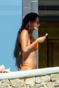 Lucy-Watson-with-Iante-Rose--Bikini-on-vacation-on-Mykonos-Island-06-662x981.jpg