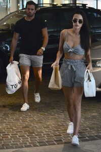 Lucy-Watson_-Arrives-back-at-her-hotel--03-662x992.jpg