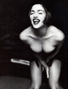 MC_Ritts_Vogue_Italia_June_1990_02.thumb.png.afa67dbdb1c8b4b9351fc8f47afe5d4d.png