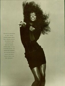 Macpherson_Vogue_Italia_November_1988_01.thumb.jpg.da8b261488473a3a13ff31c694ff523c.jpg