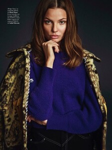 Magdalena-Frackowiak-ELLE-Spain-Cover-Photoshoot09.jpg