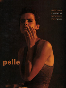Magni_Vogue_Italia_June_1990_02.thumb.png.47a7f28dc42df84b243865fee4504f67.png