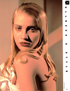 McKinley_Vogue_Italia_September_1986_Speciale_02.thumb.png.0431a3e270c82acc03e70657b5525d2f.png