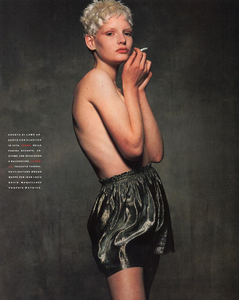 Metallico_Watson_Vogue_Italia_May_1989_07.thumb.png.98978342ce952b3fa11a485bc4928444.png