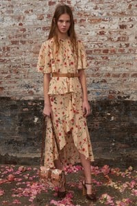 Michael-Kors-Collectioni-Pre-Fall-2019-Collection-the-impression-15.thumb.jpg.e1f2a49023e00d9e58a465715000d192.jpg