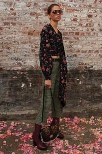 Michael-Kors-Collectioni-Pre-Fall-2019-Collection-the-impression-19.thumb.jpg.9916f223399e7ea8b8bed49144f48f37.jpg