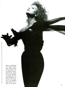 Milva_Watson_Vogue_Italia_November_1989_08.thumb.png.9ddd9b6e10fc1334bbb51d7c122590fe.png