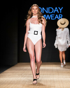 Monday-Swimwear-Miami-Swim-Week-10.thumb.jpg.140c72aecb56ce516f9660a955746015.jpg