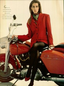 Rosso_Vogue_Italia_November_1988_01.thumb.jpg.23d0e14e85d2eaff1fd9c8cfacff641a.jpg